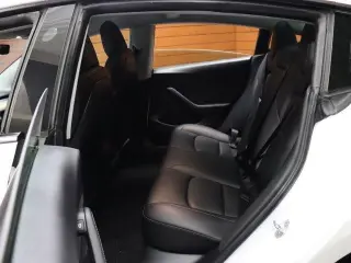 Tesla Model 3 2023 4dr Sedan