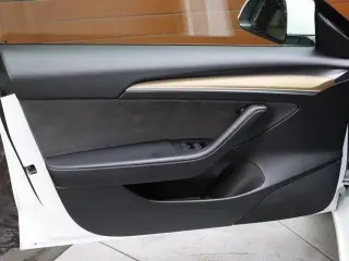 Tesla Model 3 2023 4dr Sedan