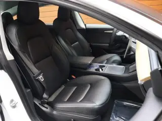 Tesla Model 3 2023 4dr Sedan