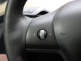 Tesla Model 3 2023 4dr Sedan