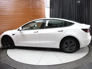 Tesla Model 3 2022 AWD Long Range 4dr Sedan