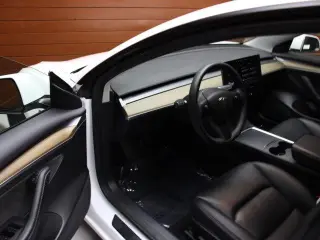 Tesla Model 3 2022 AWD Long Range 4dr Sedan