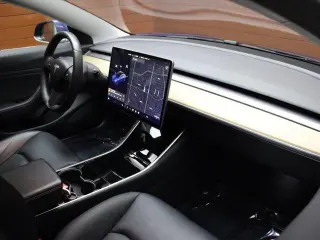 Tesla Model 3 2019 AWD Performance 4dr Fastback