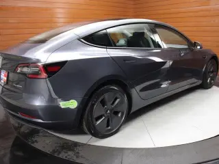 Tesla Model 3 2022 AWD Long Range 4dr Sedan