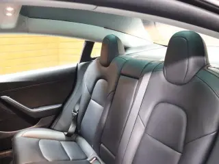 Tesla Model 3 2022 AWD Long Range 4dr Sedan