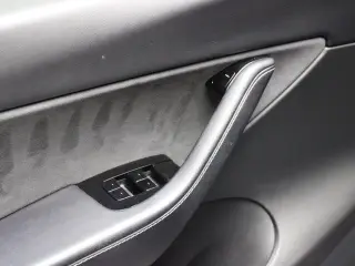 Tesla Model Y 2020 AWD Long Range 4dr Crossover
