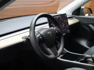 Tesla Model Y 2020 AWD Long Range 4dr Crossover