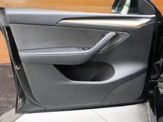 Tesla Model Y 2022 AWD Long Range 4dr Crossover