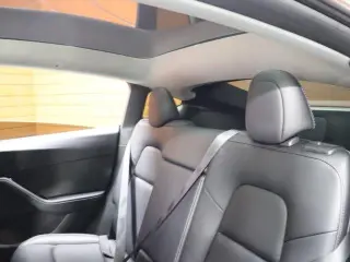 Tesla Model Y 2022 AWD Long Range 4dr Crossover