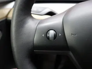 Tesla Model Y 2022 AWD Long Range 4dr Crossover