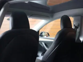 Tesla Model Y 2022 AWD Long Range 4dr Crossover