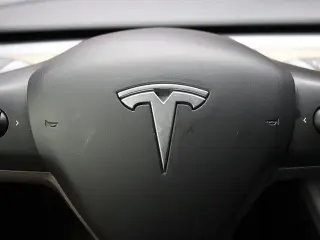 Tesla Model Y 2022 AWD Long Range 4dr Crossover