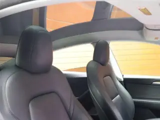 Tesla Model Y 2022 AWD Long Range 4dr Crossover