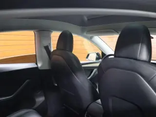 Tesla Model Y 2022 AWD Long Range 4dr Crossover