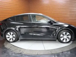 Tesla Model Y 2022 AWD Long Range 4dr Crossover