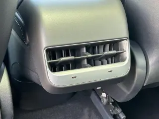 Tesla Model Y 2024 Long Range 4dr Crossover