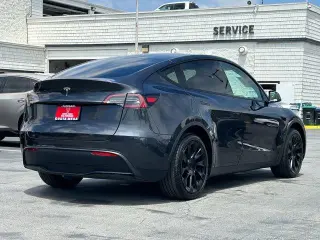 Tesla Model Y 2024 Long Range 4dr Crossover