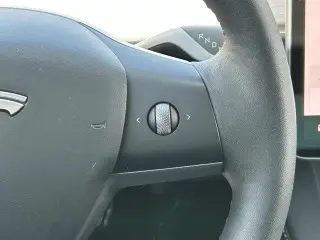 Tesla Model Y 2024 Long Range 4dr Crossover