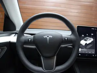 Tesla Model Y 2023 AWD 4dr Crossover