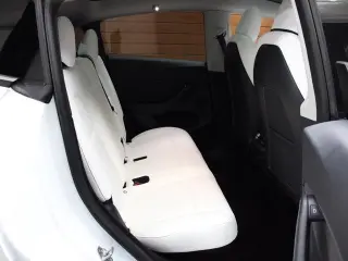 Tesla Model Y 2023 AWD 4dr Crossover