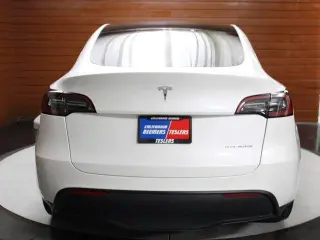 Tesla Model Y 2023 AWD 4dr Crossover