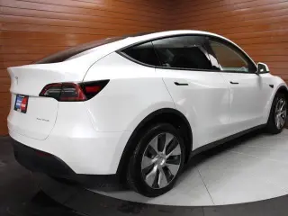 Tesla Model Y 2023 AWD 4dr Crossover