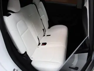 Tesla Model Y 2023 AWD 4dr Crossover