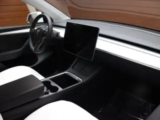 Tesla Model Y 2023 AWD 4dr Crossover