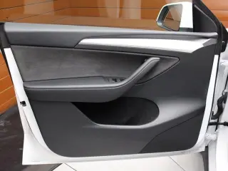 Tesla Model Y 2023 AWD 4dr Crossover