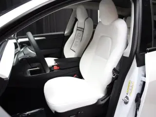 Tesla Model Y 2023 AWD 4dr Crossover