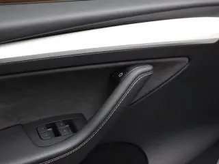 Tesla Model Y 2023 AWD 4dr Crossover