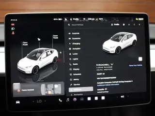 Tesla Model Y 2023 AWD 4dr Crossover