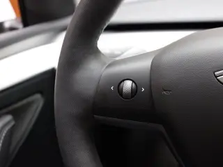 Tesla Model Y 2023 AWD 4dr Crossover
