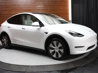 Tesla Model Y 2023 AWD 4dr Crossover