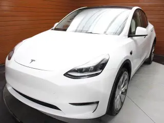 Tesla Model Y 2023 AWD 4dr Crossover