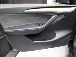 Tesla Model Y 2023 AWD Long Range 4dr Crossover