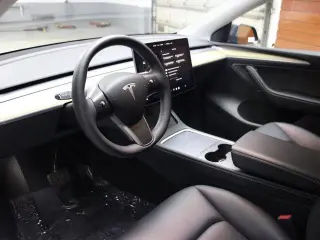 Tesla Model Y 2023 AWD Long Range 4dr Crossover