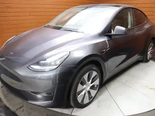 Tesla Model Y 2023 AWD Long Range 4dr Crossover