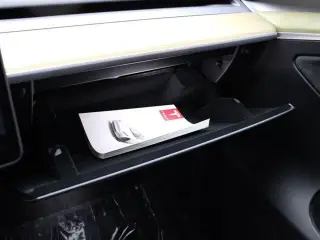 Tesla Model Y 2023 AWD Long Range 4dr Crossover