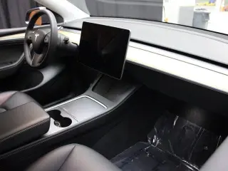 Tesla Model Y 2023 AWD Long Range 4dr Crossover
