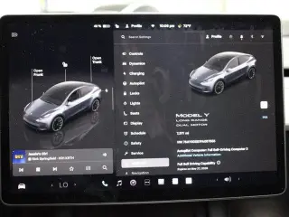 Tesla Model Y 2023 AWD Long Range 4dr Crossover