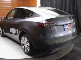 Tesla Model Y 2023 AWD 4dr Crossover