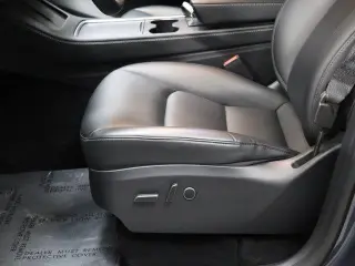 Tesla Model Y 2023 AWD 4dr Crossover