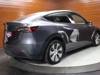 Tesla Model Y 2023 AWD 4dr Crossover