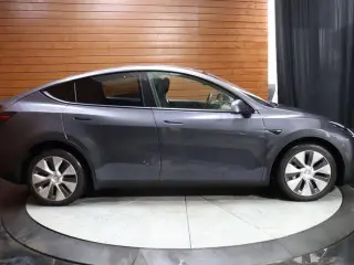 Tesla Model Y 2023 AWD 4dr Crossover