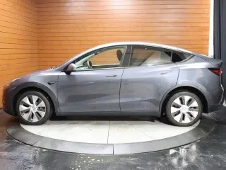 Tesla Model Y 2023 AWD 4dr Crossover
