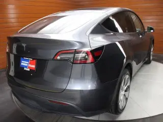 Tesla Model Y 2023 AWD 4dr Crossover