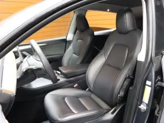 Tesla Model Y 2023 AWD 4dr Crossover