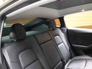 Tesla Model Y 2023 AWD 4dr Crossover