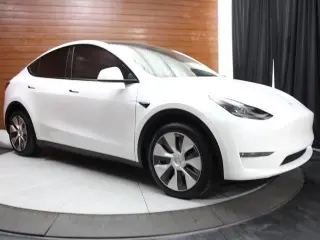 Tesla Model Y 2023 AWD 4dr Crossover